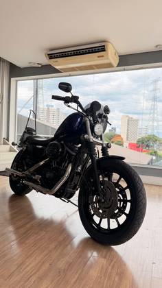 HARLEY-DAVIDSON SPORTSTER XL 883 R 